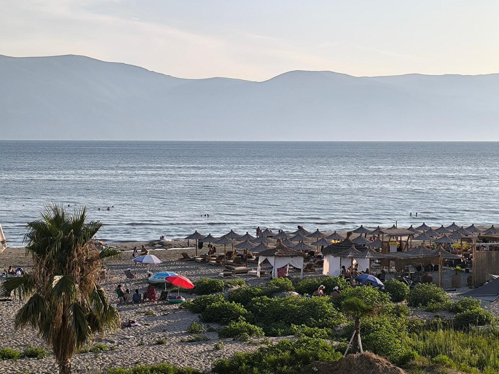 Casa Fronte Mare Appartement Vlorë Buitenkant foto