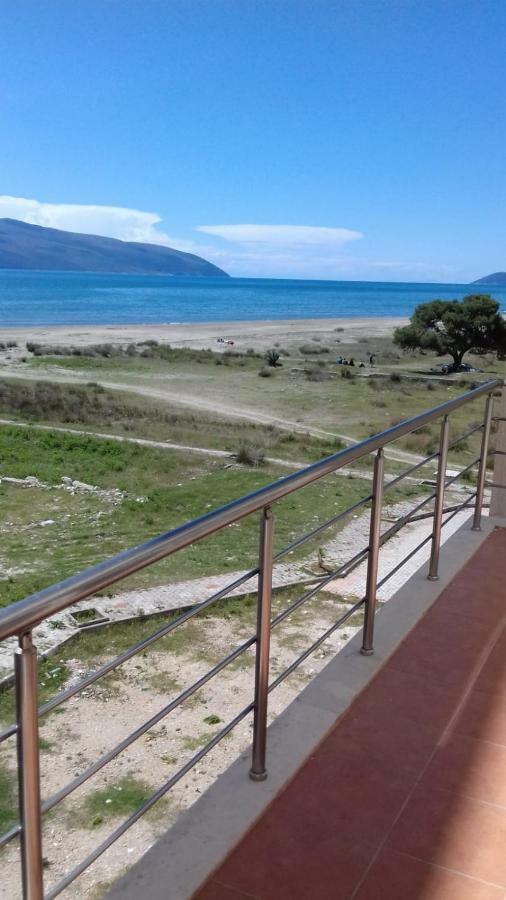 Casa Fronte Mare Appartement Vlorë Buitenkant foto